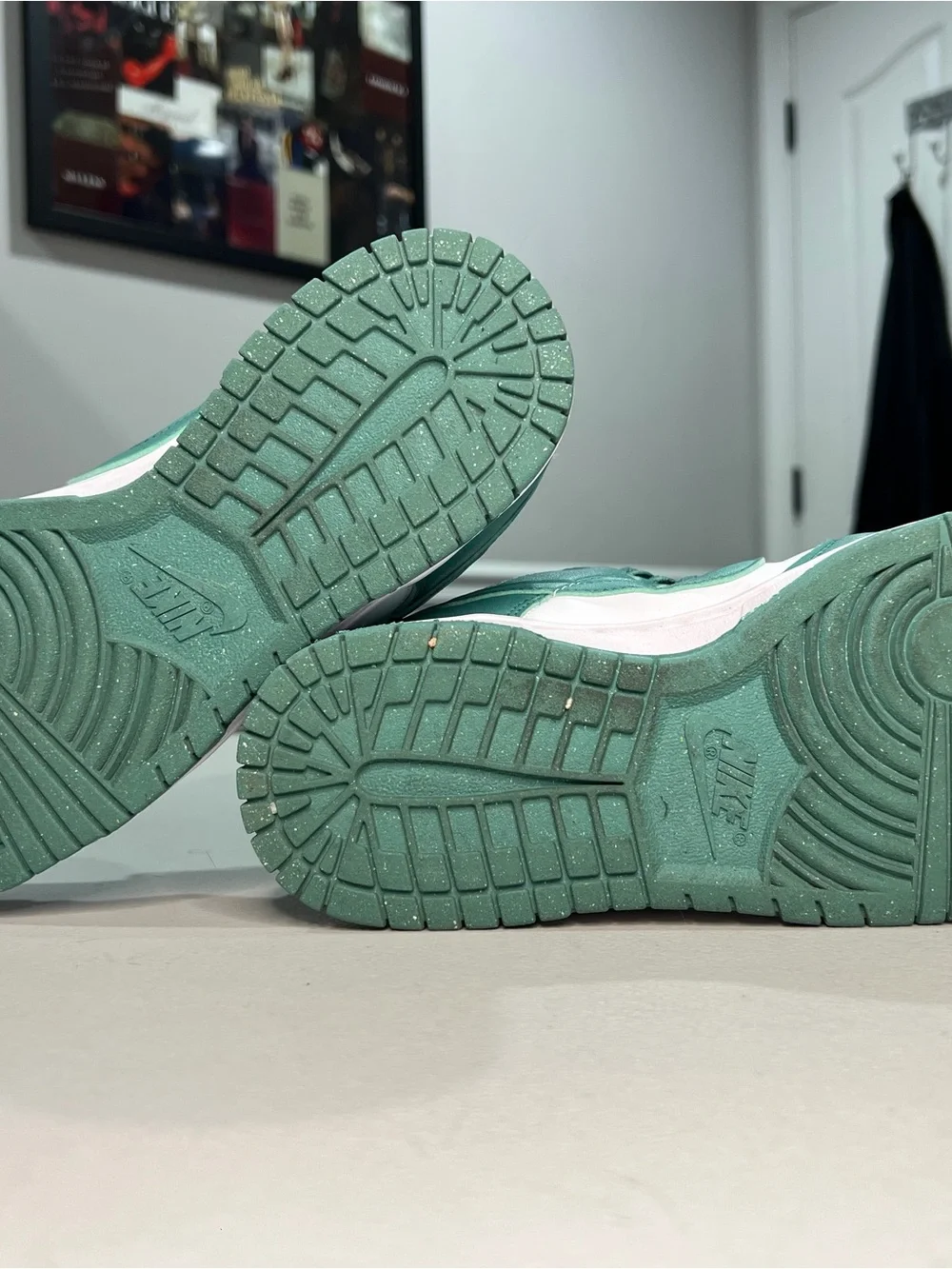 Nike Low-Top Sneakers in Green and White